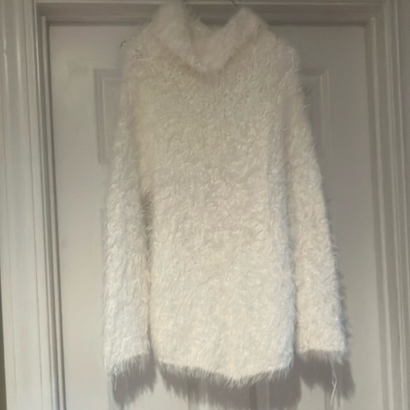 White wool sweater - Picture 1 of 1